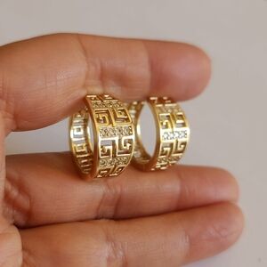 New 18K Gold Plated Diamond Greek Key Pattern Hoop Earrings for Women